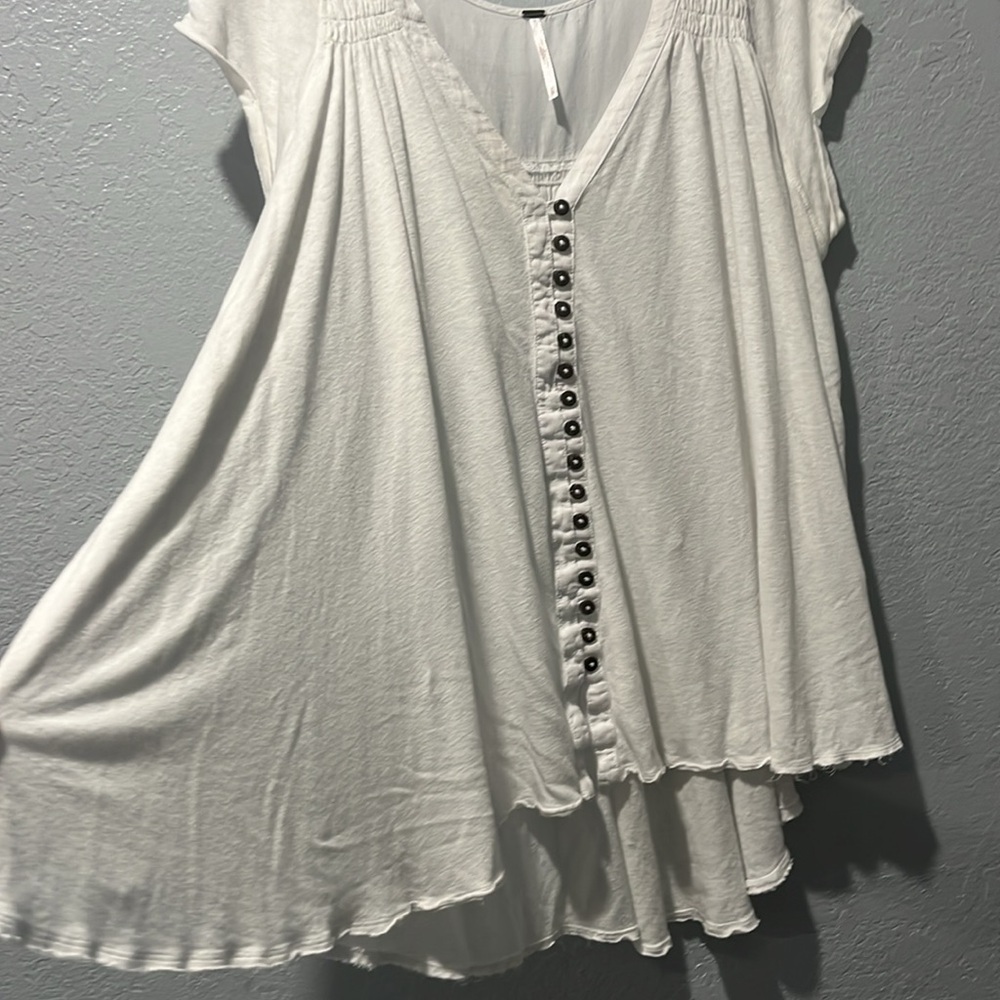 Free People White Oversized Babydoll Tee Top Shirt Henley Button Down S/S XS - Picture 2 of 5